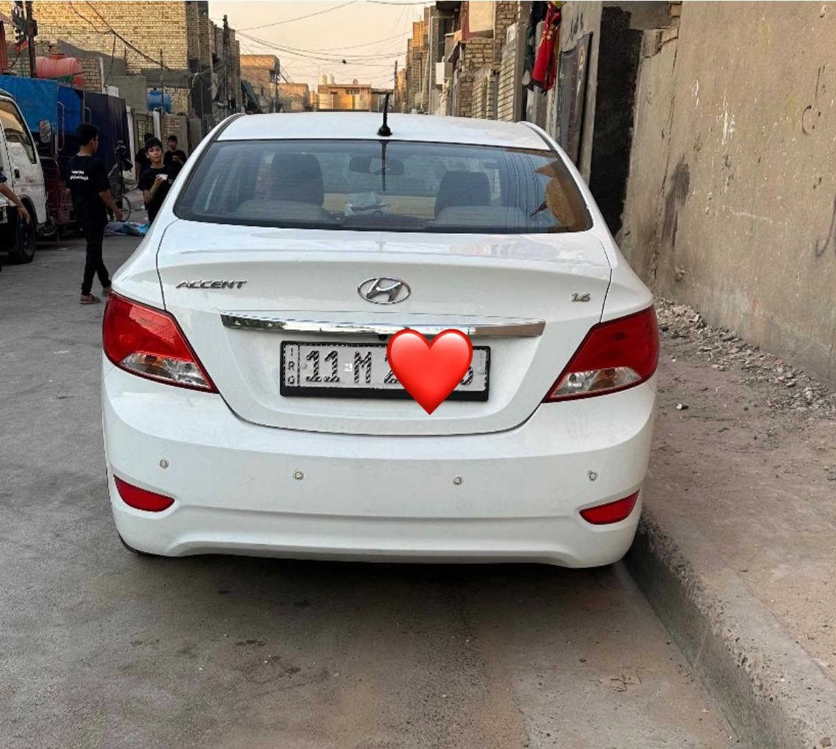 سلام عليكم
اكسنت للبيع 
موديل ٢٠١٦ خليجي 
فول مواصفات كير ومحرك وتبريد كفاله 
فتحه 
تحكم سترين جهتين 
تثبيت سرعه 
نضام ايكو 
شاشه 
ويل كب
حساس خلفي 
كامره خلفيه  
جام اتو 
السياره جاهزه للاخير 
تخم تاير صدر امامي خلفي كله بشرط جديد 
سياره ماشيه ٦٥ حقيقي قابل للزياده 
رقمه انكليزي جديد هزه جديده صفر غرامات 
بيه صبغ شبرين بل بنيد 
وبيه طخه بل باب وخفيف بل كنر واضحه بصوره 
مكانه  بغداد سعره ١١٠ وبيه مجال 
***********
