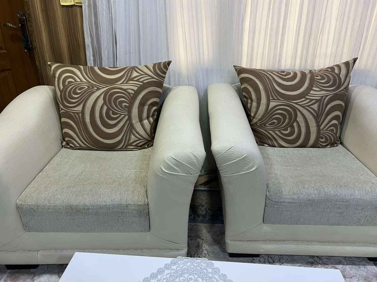 سڵاو ئەم تاقمە قەنەفەیە تورکی یە بۆفرۆشتن  لەسلیمانی یە تووەسپی یە کامل بەس مێزۆتەپەڵکەکەی دروستکراوی سلیمانی یە سعری 400000 السليمانية, العراق


**إذا كنت صاحب هذا الإعلان وتريد حذفه لأي سبب، رجاءا أرسل رسالة إلى الدعم الفني**