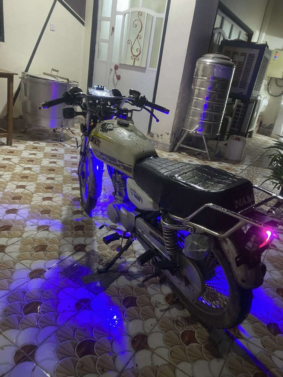 تايكر موديل 24 سونك
سلام عليكم دراجه خير من الله نضافه وجماليه وترتيب تايكر 2024 
أوراق كامله مكمركه
سعر ٦٢٥ بي حك جيه فقط 
مكاني ديالى الخالص 
رقم واتساب هم اكو 
***********
