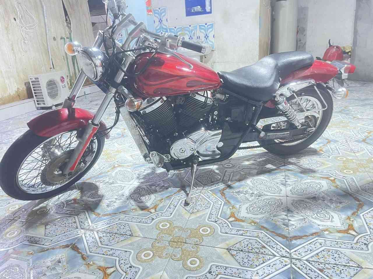 هوندة شلاشر 750 ccبيها مكينة وكير تشك كاع
مدفوع كمركها وضريبة
اوراق اصولي
عليها ادامة من بلاكات ودهن وفلتر وماي راديتر وجوزة راديتر 
نقصها صفاحيات 
سبب البيع عدم تواجد 
السعر 24 ورقة وبيها مجال قليل
عنواني البصرة خور الزبير 
***********
