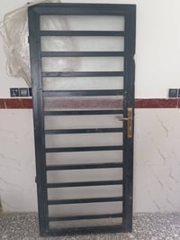 باب حديد • ٢٠٧×٩٠ • قفل جديد