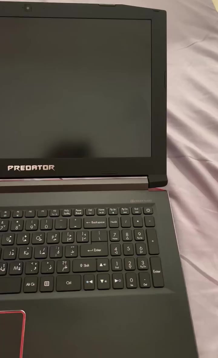 لاب توب ايسر بريداتورهيليوس٣٠٠
Acer Predator Gaming Laptop للبيع 🔥

مواصفات الجهاز:  
• الموديل: Acer Predator  
• المعالج: Intel Core i7-8750H بسرعة 2.20GHz (Turbo يصل إلى 4.1GHz)  
• عدد الأنوية: 6 Cores / 12 Threads  
• الرام: 16GB RAM  
• كرت الشاشة: NVIDIA GeForce GTX 1060 سعة 6GB  
• الشاشة: 15.6 بوصة Full HD بدقة 1920×1080  
• التخزين: SSD سريع + HDD للتخزين  
• نظام التشغيل: Windows 11 Pro إصدار 64-bit  
• إصدار الويندوز: 25H2  
• لوحة مفاتيح بإضاءة حمراء (Gaming Keyboard)  
• نظام تبريد Predator القوي للألعاب  

حالة الجهاز:  
نظيف جداً واستعمال خفيف، يعمل بكفاءة عالية بدون أي مشاكل.

الاستخدام:  
مناسب للألعاب القوية، التصميم، المونتاج، والبرامج الثقيلة.

السعر:٧٥٠ وبي مجال
مكاني بغداد المنصور
الشراي يكتب بتعليقات او يدخل خاص


**إذا كنت صاحب هذا الإعلان وتريد حذفه لأي سبب، رجاءا أرسل رسالة إلى الدعم الفني**