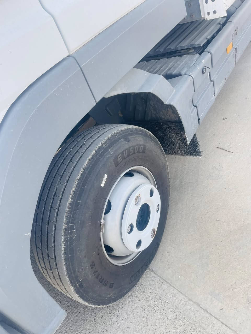 بسملا توكل علي الله
أتيكو دبل قماره ناصي

موديل 2014

حجم 824سته سلندر 6برغي

طول 725

سياره جديد مكفول كفاله عامه

گير محرك سبوغ كل شرط

مواصفات تبريد هاف جام كهربا قل اكسل روبستون هاف 

سحر 325$رقم تلفون ☎️ ***********وتس اب
