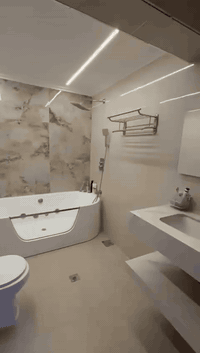 عندي شقه بوابه العراق 

مساحة 238

بناية 33

اطلالات اثنين 2 بوليفارد وزوراء
مؤثثة  بلكامل اثاث فخم جداً للاستفسار ***********
