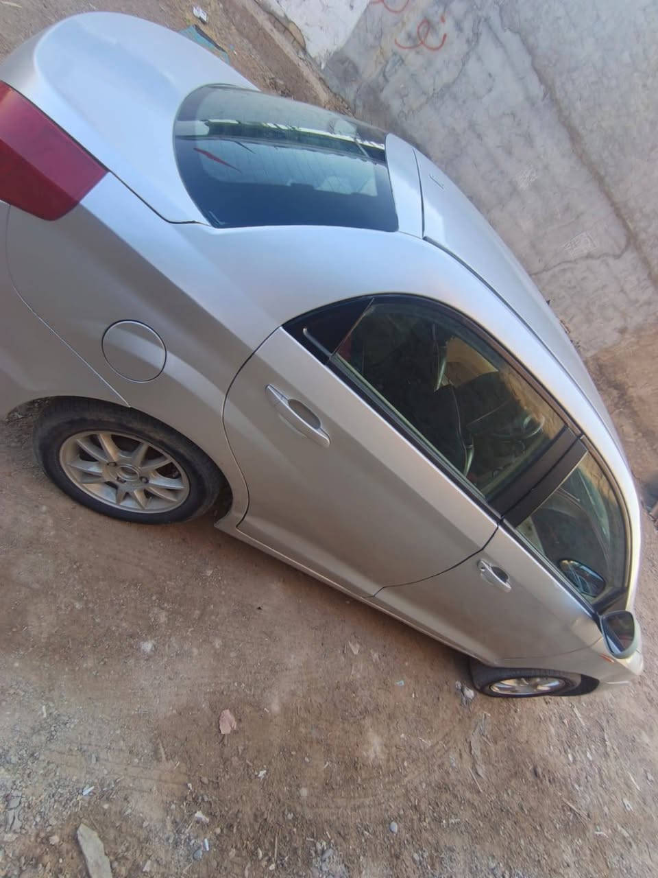 مراواس بكيه فتون راس براس سيار ه كامل مبيهه شي شيري فلوين تبريد ثلج لعنده سياره يخبرني*********** مكاني بغداد
