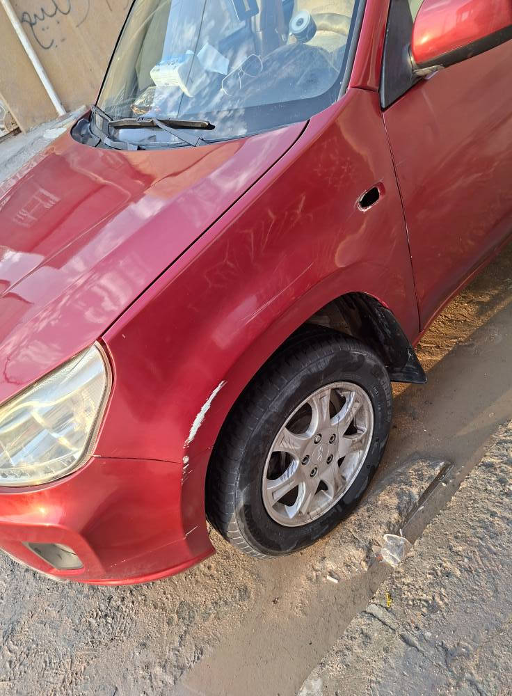 سيارة محركه والكير نضيفات وما بيهن لا نقص ولا عيب ولا تبخير سياره باسمي مصفره غرامات و بيه شويه كم نقص يطيح من سعره وبيه صربات سطحيه خفيفات وبيه مجال حك جيه الشراي يجي يشوف عينه احسن من المراسله *********** البصرة, العراق
