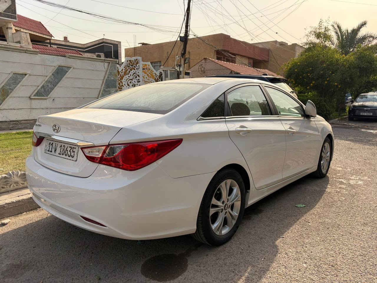 سوناتة 2012 خليجي
سيارة جاهزة ما بيهة نقص
بيهة صبغ حزام من دون تكم وقمارة
موصفات مري شفط ويل جبير وباقي الموصفات معروفة 
مكاني بغداد العامرية 
السعر 99 ورقة 
رقمي *********** بغداد, العراق
