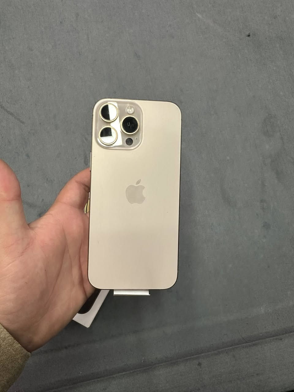 يالله 🧡
ايفون 16برو ماكس 
ذاكره 256
بطاريه 95 
بلادي وتر برف شرق اوسط ماستر 
نضيف فول تك سيمكرت
هوه وباكيته وكيبله 
للبيع اومراوس بايفون السعر مليون و325
للتواصل ***********. ***********
