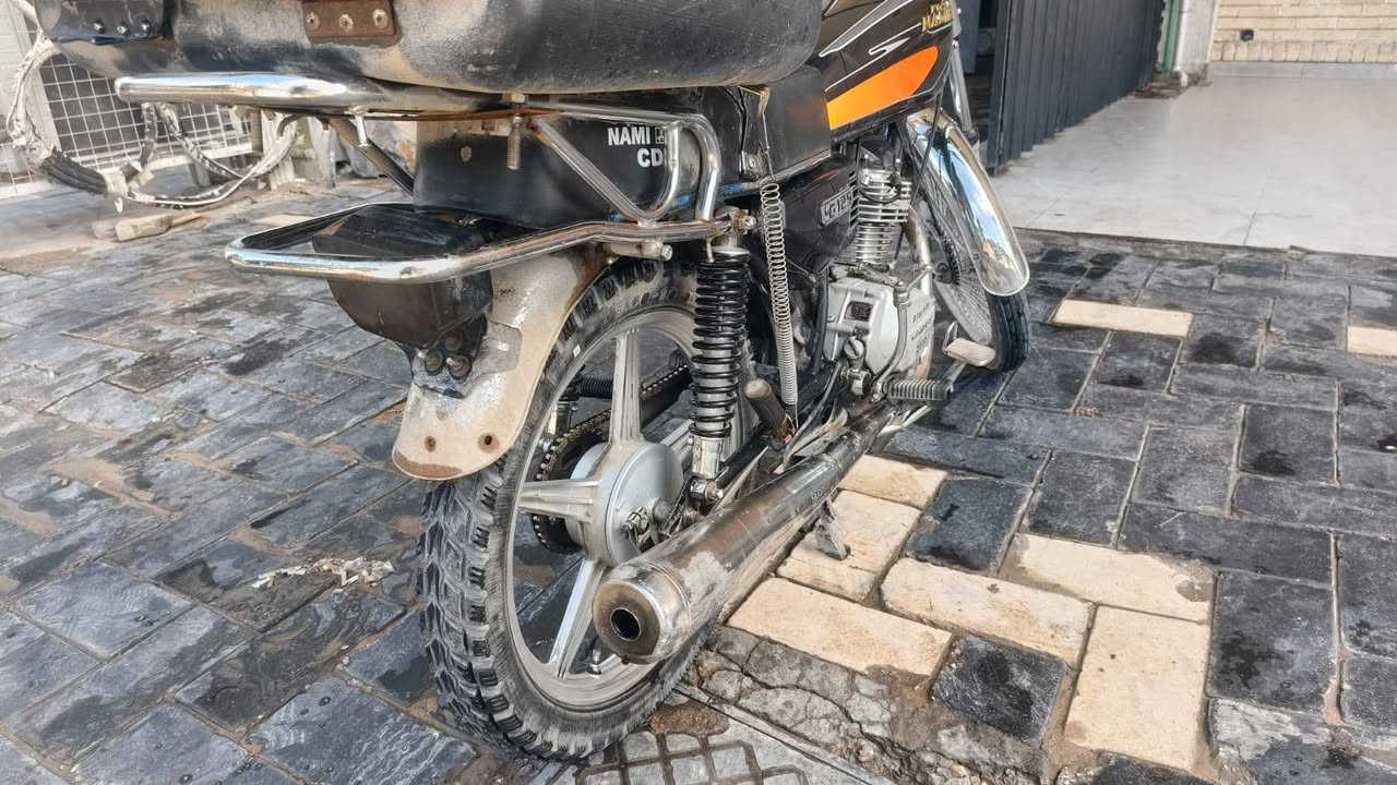 سلام عليكم دراجه نامة مديل ١٨ تعمير ٢٠ اوراق اصولي وكيلها حمودي العارضي شرط ترقيم سعر ٥٠٠وبيها مجال لطيبين ***********متوفر واتساب ملاحضة دراجه شغاله بس عايزة تجفيت ستوها تبخر قليل كلش قليل
