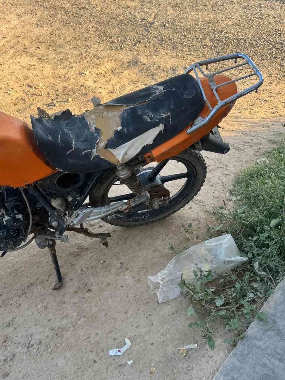 سلام عليكم ماطور جمره متروك صارله 3سنوات 200وبي مجال ابيع كوم حديد ***********
