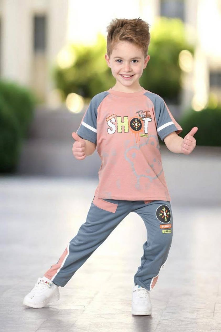 #جديدنا🏃🏼‍♀️🏃🏼‍♀️
#تراك ولادي بيبي🇨🇳🇨🇳
 #متوفر الوان❣️فول نزاگه 
قياس 1------------4 سنه
للحجز واتساب ***********
متوفر توصيل🏍️
