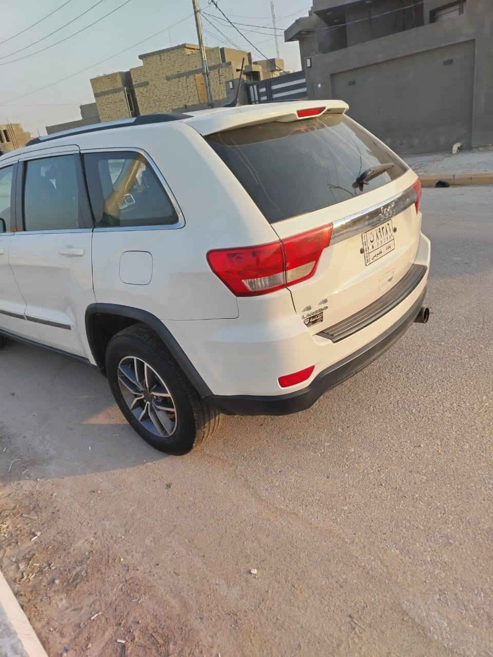 سلام عليكم جيب 2011  أمريكي  بيهه قطعتي كير ومكينه شرط تبريد قطعتي  تخم تاير حداديه رقم بغداد سنويه جديده تحويل مباشر مكانه سماوه المركز ***********
