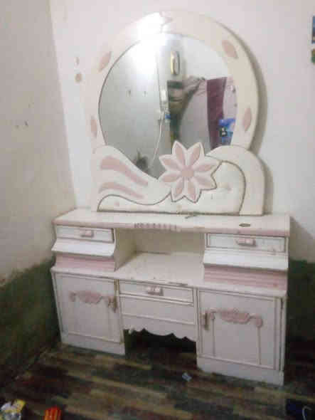 غرفه تسكام للبيع السعر ٥٠٠وبيه مجال لشراي المكان ديوانيه حي العسكري شارع 30 قرب  مدرسة رقم جهازي ***********
