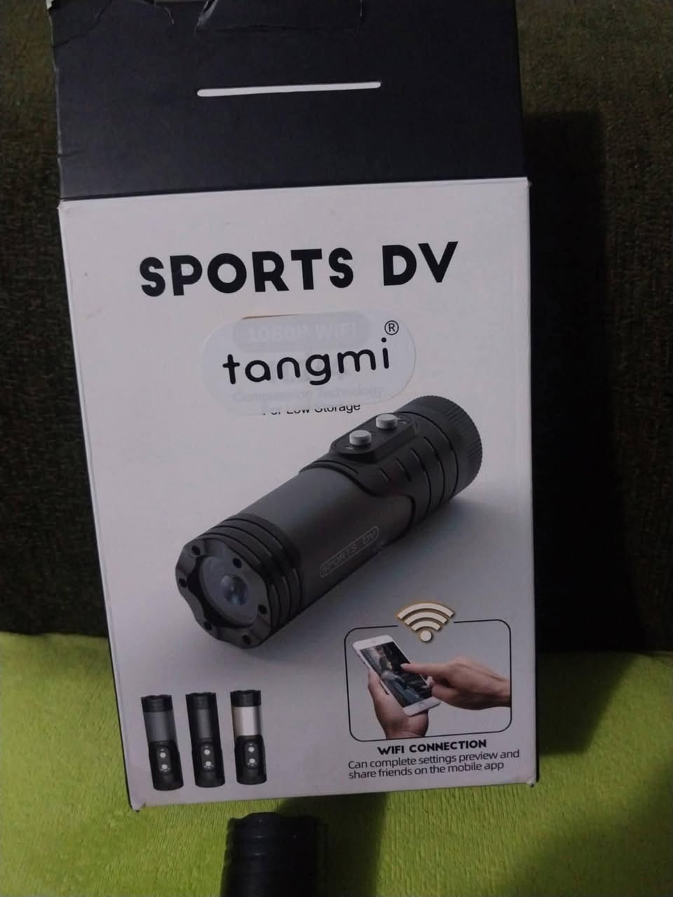 باله اوربي جديد غير مستخدم 
ماركةAsixxsix
تقنية المستشعر الضوئيCMOS
اسم الطرازAsixxsix9n3hdg1kmb
تسجيل فيديو عالي الدقة 1080P وصور بدقة 12 ميجابكسل: تلتقط الكاميرا لحظات مذهلة بفيديو عالي الدقة 1080P، مع خاصية الرؤية الليلية الحساسة لتسجيل واضح ليلاً ونهاراً، مع التقاط أدق التفاصيل. تضمن زاوية التصوير الواسعة 120 درجة عدم تفويت أي تفاصيل. كما أنها رائعة في التصوير الديناميكي، بفضل عدسة الزاوية الواسعة التي تتيح تصوير المناظر الطبيعية بشكل استثنائي. يتيح لك التصوير المتواصل التقاط صور متعددة دفعة واحدة، مع إمكانية التقاط أوضاع مختلفة.
اتصال لاسلكي بالهاتف عبر الواي فاي: حمّل التطبيق وقم بتوصيل الكاميرا بهاتفك عبر الواي فاي، مما يتيح لك معاينة وتشغيل وتنزيل الصور والفيديوهات في الوقت الفعلي دون استهلاك بيانات الهاتف. يُقلل ضغط H.264 حجم الفيديو بنسبة 50% تقريبًا مقارنةً بالترميز التقليدي، مما يوفر مساحة التخزين.
عمر بطارية طويل: مزودة ببطارية مدمجة ذات سعة كبيرة تبلغ 1600 مللي أمبير، توفر حوالي 3 ساعات من وقت التسجيل عند الشحن الكامل. تدعم الشحن أثناء التسجيل، مع منفذ شحن من النوع C.
الشحن والتسجيل المتزامن مع التسجيل الحلقي: يدعم التسجيل أثناء الشحن، ومع تمكين التسجيل الحلقي، يقوم تلقائيًا بالكتابة فوق اللقطات القديمة لتلبية احتياجاتك في رحلة الصيد
مقاومة للماء بمعيار IP66: تدعم الاستخدام في الطقس الممطر، وحمامات السباحة، والمنتزهات المائية، والشواطئ، وغيرها من البيئات المائية.


**إذا كنت صاحب هذا الإعلان وتريد حذفه لأي سبب، رجاءا أرسل رسالة إلى الدعم الفني**