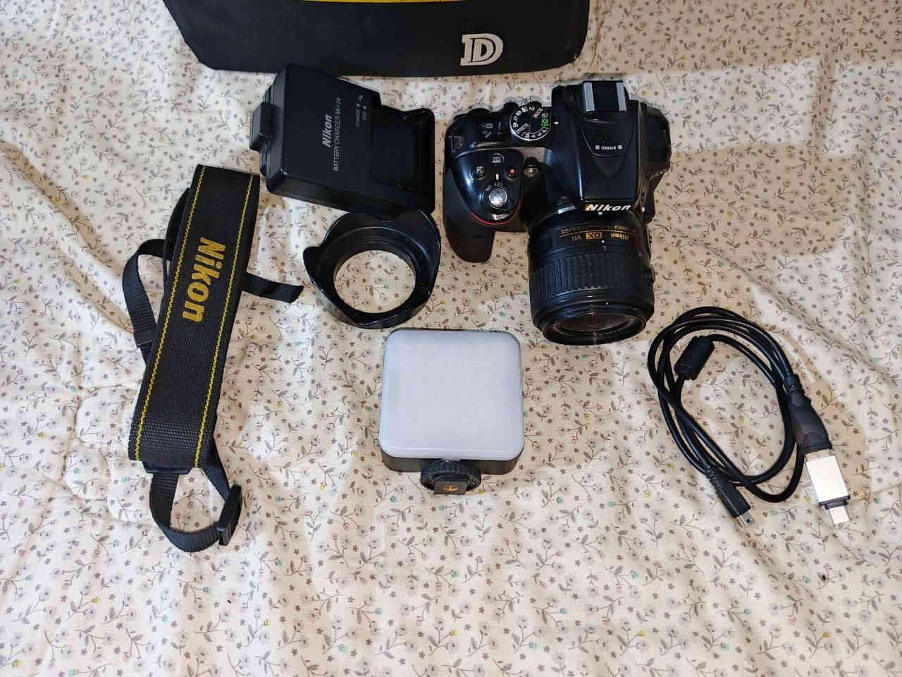 كاميرا نيكون 5300D جديدة شرط الفحص يجي وياها
هود

بطارية

شاحنه

حزام 

كيبل نقل تايبسي

اضاءة جلسات تصوير فيديو

جنطة كتف

رام 32 

السعر 350 الف وتوصيل موجود
***********
