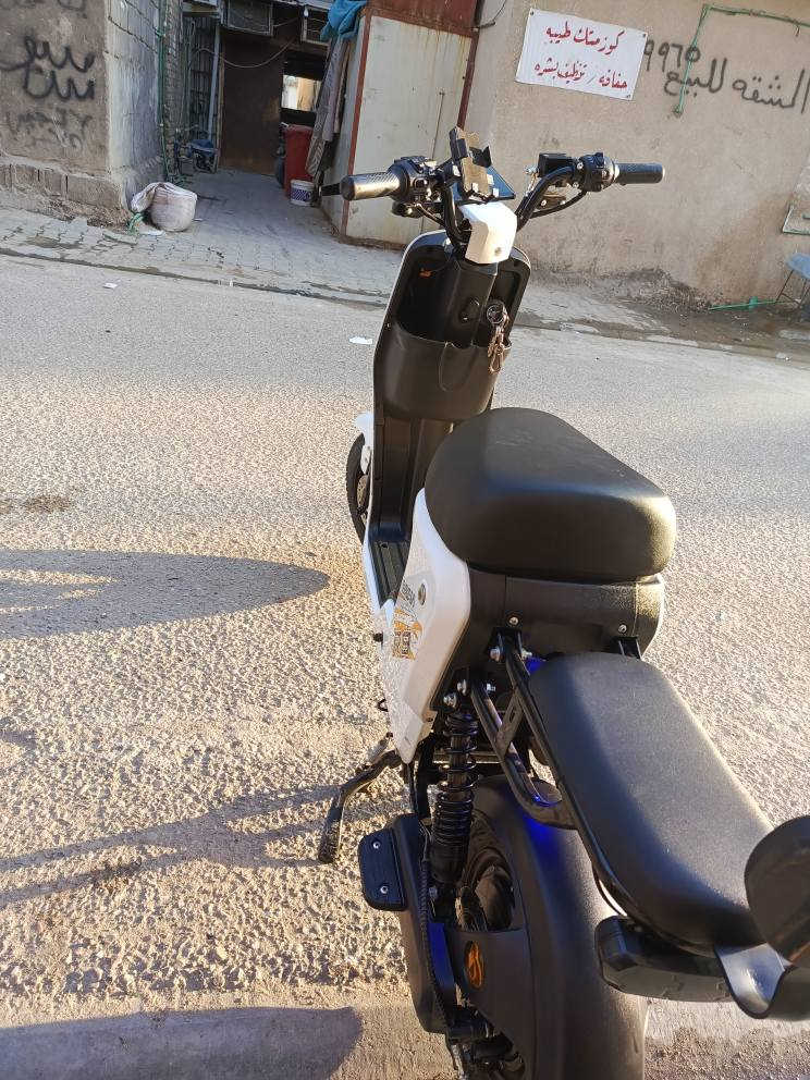 السلام عليكم دراجه شحن R9 موديل 25 سعره 450 الف نظيفه كلش بطارياتها جديده و5 بطاريات وصارلها 5 اشهر عندي بطاريات 33 امبير والدراجه كلشي ما ناقصه ثلاث نمر بسرعه 60 حقيقي مكاني البصرة الاصمعي وهذه رقمي *********** لل تواصل واستفسار
