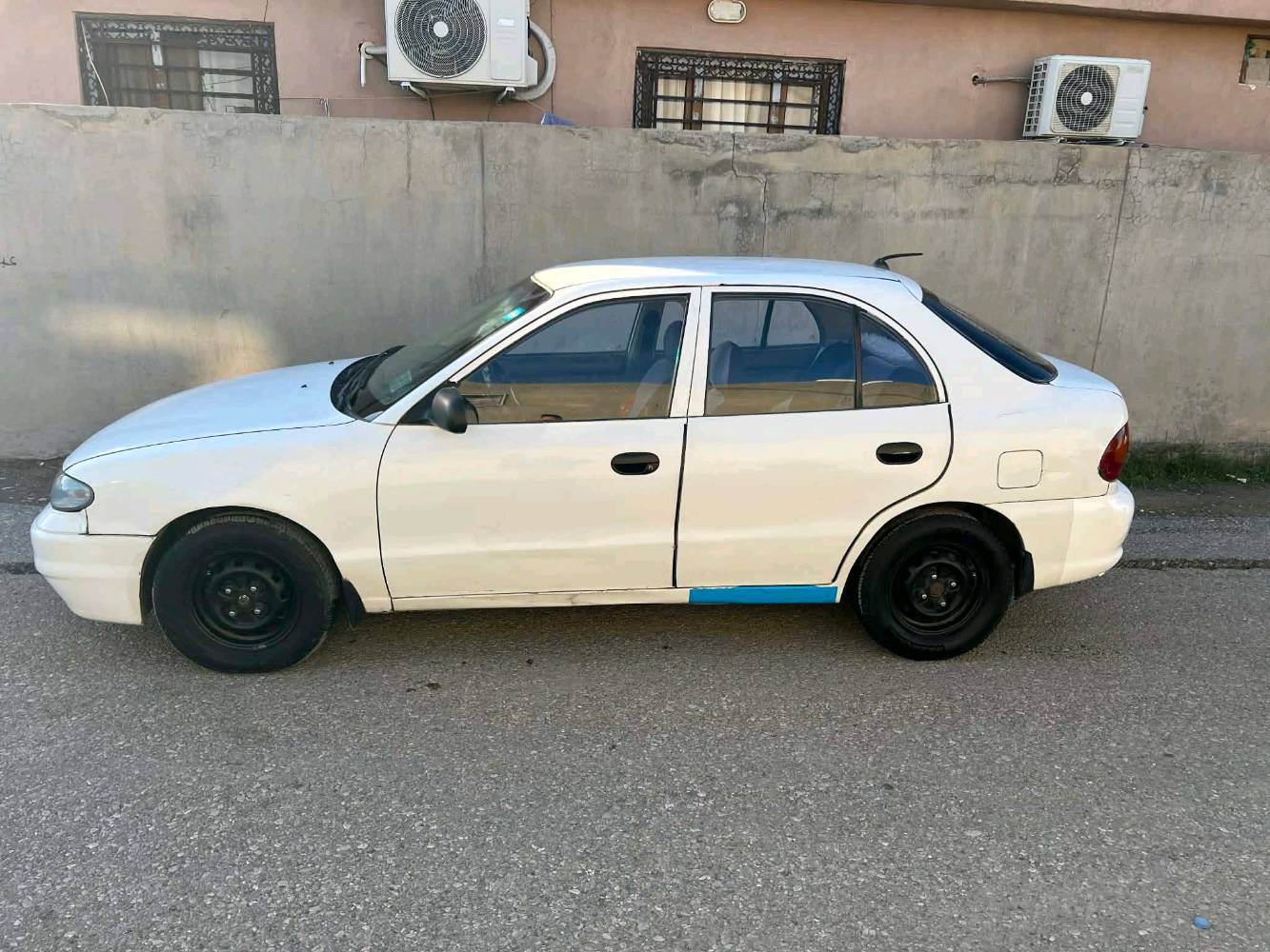 صبغ عام للجمالية
ضربة خفيفة بالصندوق
رصعات بسيطة بالسقف 
مشروع وطني السيارة
( سيارة نظيفة مال بيت )
جامات كهربائية
دواخل نظيف كشنات قماش
گير عاديي عالبلاد
ماشية 176.000
ذكرتلك بين قوسين سيارة نظيفة مال بيت شراي خابرني 
عنواني كركوك