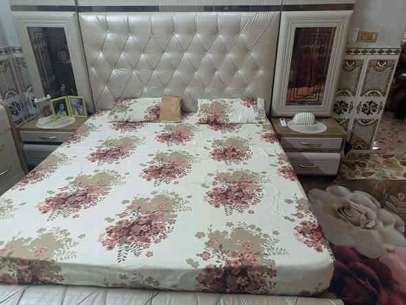 السلام عليكم غرفه نوم تركي من النوعيه الزينه ماخذيه ٣ ملايين ٨ قطع الغرفة نضيفه كلش للبيع مليون وربع وبيه مجال للشراي العنوان حله مركز اكريطعه قرب مقدم احسان ***********
