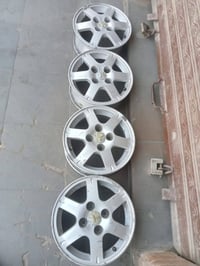 ويل كب لانسر بومه اربع براغي متباعده حجم ١٥ لاصبغ ولاعواج ولاجراد نظاف...