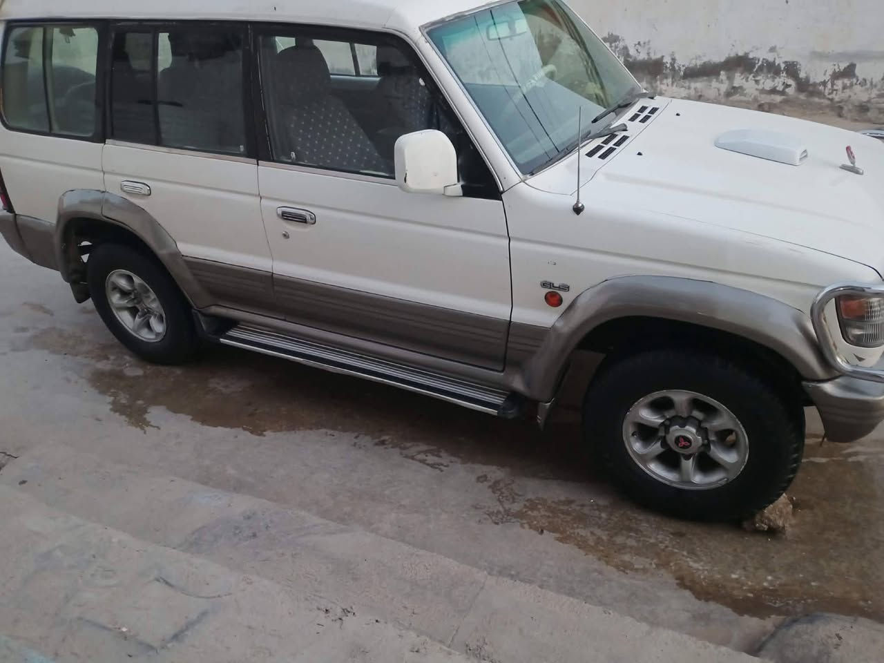 سلام عليكم
باجيرو موديل 95 رقم نينوى مشروع وطني سنويه 2027
تخم تاير جديد باتري جديد كهربائيات كلها شغاله داخل جديد مابيها اي نقص سعر 45 وبيها مجال مكاني ديالى جلولاء رقم ‏‪***********‬‏
