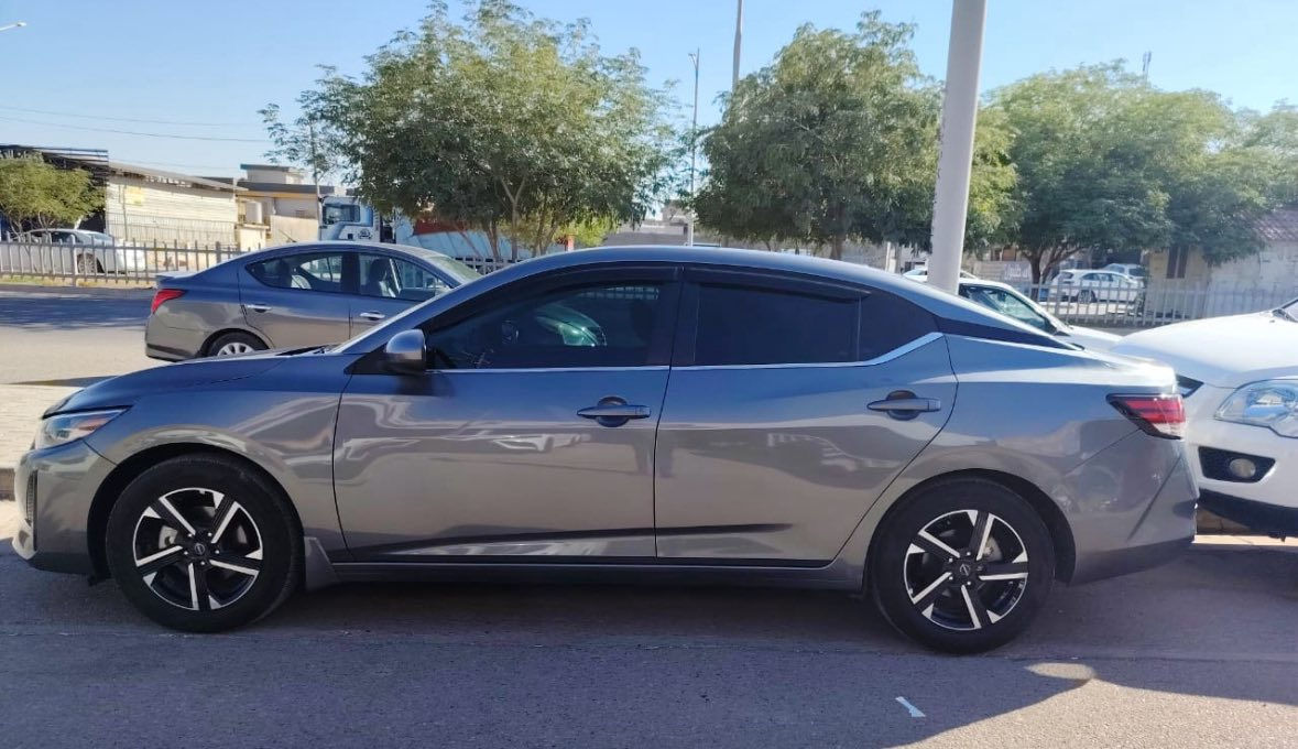 *تحية طيبة لجميع المتابعين*
*****السعر 130 ورقة *****
للبيع نيسان سنترا. 
موديل 2024 مواصفات SV
العداد 6900 mil.👌
رقم الشاصي 3N1AB8CV0RY374716. 

مواصفات SV
دخول ذكي
بصمة تشغيل 
كاميرا خلفية 
رادار امامي وخلفي. 
نقطة عمياء. 
حساسات.  
فول تحكم ستيرن. 

صور الحادث وتقرير السونار مرفق في الاعلان. 

السيارة كاتي تترقم شمال العراق. 
اربيل *سليمانية *دهوك

للاستفسار اكثر عن السيارة يرجى مراجعة معرض المربد لتجارة السيارات. كركوك حي الخضراء شارع المعارض. 

او الاتصال على الرقم 
***********
