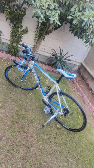 للبيع
دراجة رود ماركه
من شركت VIRTUOSO
سرعه     2 أمامي     8 خلفي
المنيوم بل كامل
سعر الدراجه 350 الف    *********** واتساب
                           *********** رصيد
