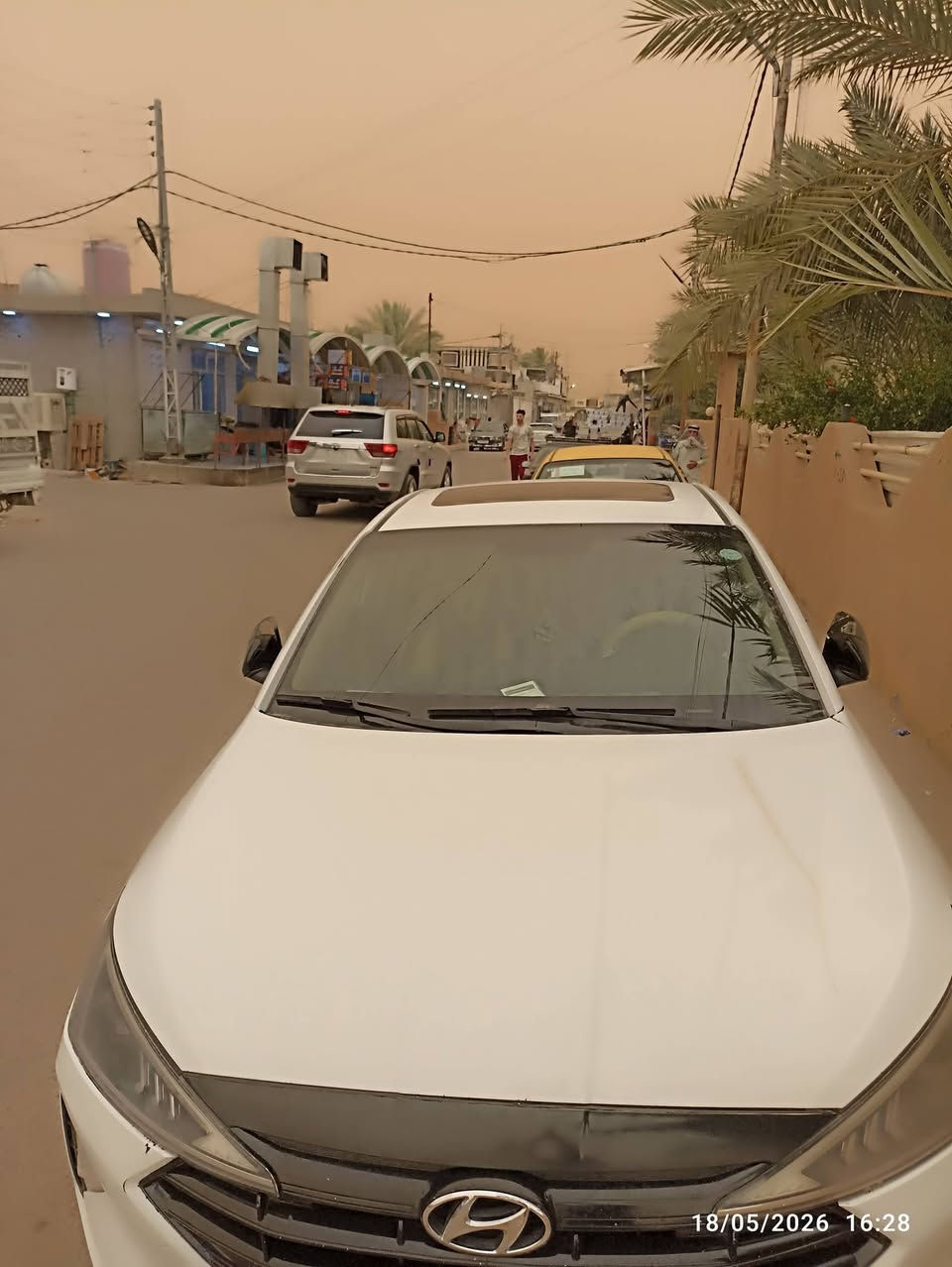سلام عليكم ورحمة الله وبركاته
النترا 2020 خليجي   
  معرفة بفول مواصفات اعلى مواصفات بل النترا
رقم اربيل  الدولي بأسمي تحويل ثاني يوم 
.كامرات اثنين امامية
 خلفية يدات نيكل
يدات تفتيح. ذكي بصمه
.شاشة كبيرة ابل كار بلي 
.صندوق ذكي يفتح عند القتراب منة
اليزر خلفي ضبابي. 
.نظام مانع ASR
.وضعيات القيادة.ECO
سياره اربع نضامات .   
Smart SPORT .COMFORT.
. المحرك: 4 سلندر، سعة 2.0 لتر MPI
. الإضاءة: كشافات LED أمامية وخلفية.
. فتحة سقف 
. التكييف: أوتوماتيكي ثنائي المناطق
. نظام فرامل ABS ونظام توزيع قوة الفرملة الإلكتروني
. تشغيل بصمة، ونظام تحكم مناخي
. حساسات ماميه وخلفيه
. نظام الدخول الذكي 
. الويلات مقاس 17
. مرايا جانبية قابلة للطي كهربائياً 
. مقاعد جلد شركة 
دواخل صاج 
السياره حلوه ومجمبزه احله من للصور بشرط
رقم ***********
.#السعر 140وبيه مجال 
العنون الانبار فلوجه
 اللملاحضه الكير اي تي المرغوب
