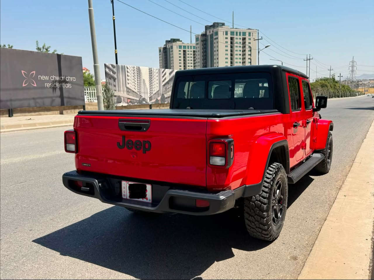 Jeep Gladiator
موديل 2023 
محرك v6 3.6 
شاشه - كاميرا - تحمات ستيرن 
دبل اكسل 4*4 
لايتات عدسه بك لايت lid 
ماشيه 35 الف ميل 
عليه تايرات نص جبلي جدد 
رقم الشاصي والسونر موجود 

صبغ   باب + جاملغ + بنيد
ايرباك طاك وراجع بلادي شركة 

السياره رقم كاتى تترقم شمالي باسمك  
سعر  205 ورقه بدون رقم 
سليمانيه  📍
هاتف 📱 ***********
