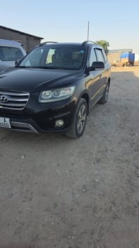 عندي سنتافي ١٢ خليجي للبيع فقط  كفاله عامه رقم مثنى ٦سلندر فول مواصفات...