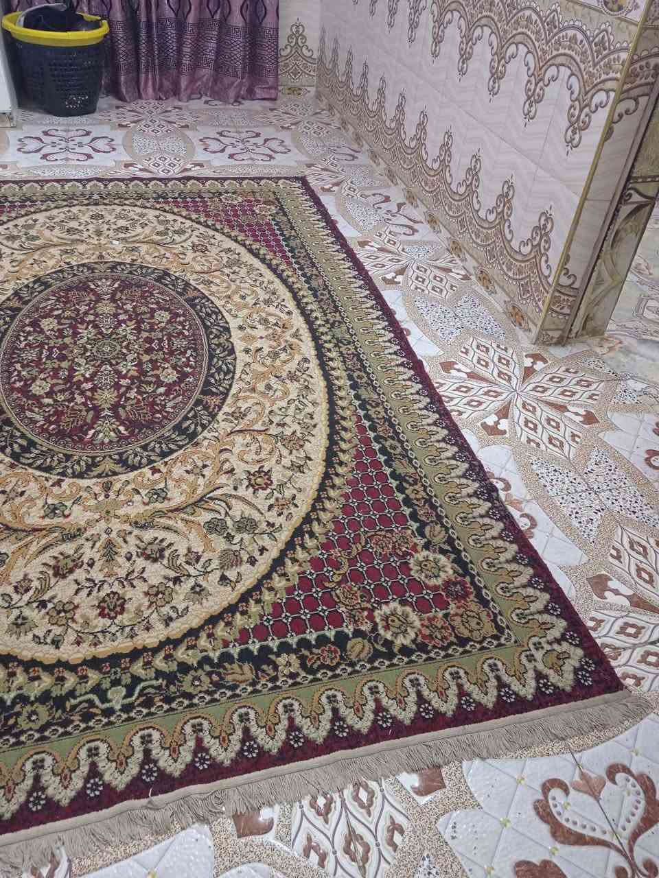 السلام عليكم ورحمه الله وبركاته 
بيت 100 متر مربع مكانه بحي الرحمه الثانيه 
بيت مرتب كامل وبيه محل بناء نضيف جدآ  ماتخسر عليه نهائيآ 
بلنسبه للمنطقه خدمات كامله 
ماء.مجاري . تبليط.كهرباء 
سعره 45 مليون وبيه مجال كلش بسيط
للاستفسار الإتصال على الرقم ***********
