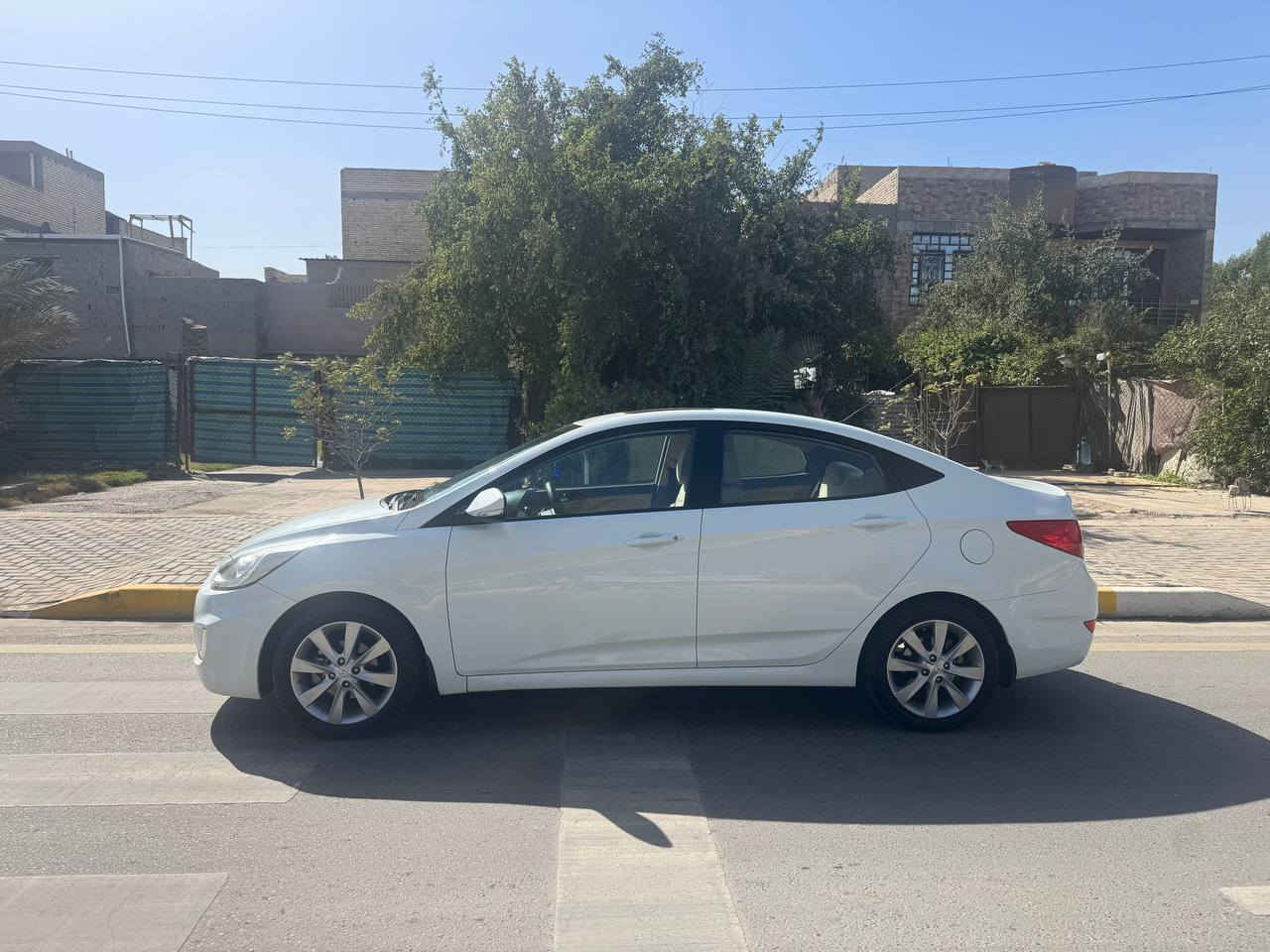 السلام عليكم
اكسنت موديل٢٠١٥ خليجي كفاله من صبغ وفتح وتبديل 
كير محرك كفاله محرك١٦٠٠ 
مواصفات البلو فتحه حساسات تحكمات
ماشيه١١٤ كيلو
سنويه ب اسمي تحويل مباشر 
السعر١١٥$ بيها مجال
مكان بغداد
***********
