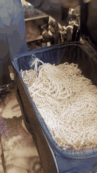 قلادة وسبحة حسب الطلب  من حجر اللؤلؤ الطبيعي 🔸
اللؤلؤ من أرقى الأحجار، يضيف هيبة ورقيه 

✅ حجر طبيعي أصلي
✅ يهدئ الام مرض الشقيقه
✅ شكل مرتب وراقي
✅ يريح النفس ويعطي طاقة إيجابية
 اسعار ذهبية لاصحاب الجمله 
شرط الفحص قبل الاستلام 🛵 اصلي مئة بالمئة 

للطلب مراسله هنا و وتساب *********** 
يوجد توصيل كل المحافظات خلال 24 ساعه 🚚
