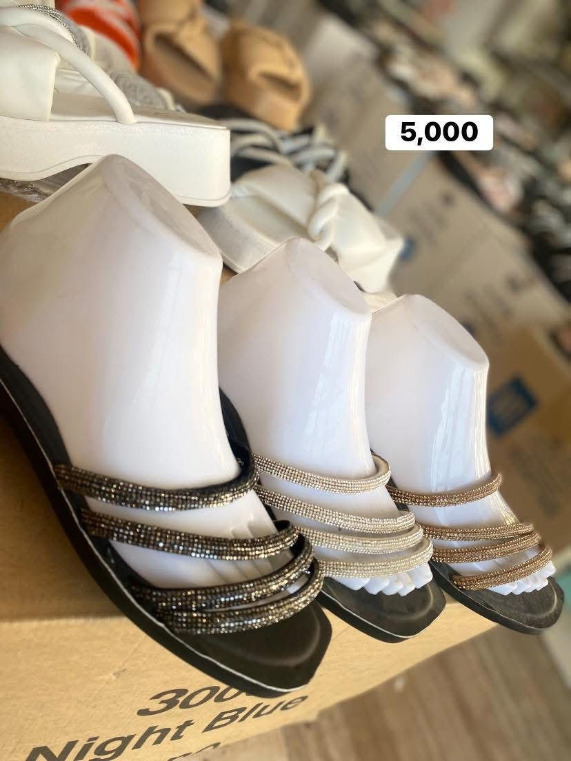 ئافرەتان..داشکاندنیان لەسەرە😍😍.


**إذا كنت صاحب هذا الإعلان وتريد حذفه لأي سبب، رجاءا أرسل رسالة إلى الدعم الفني**