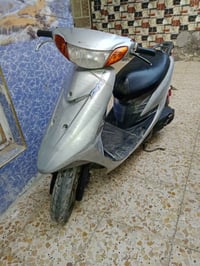 دراجه عصفوريه للبيع بيها نقوصات جداً بسيطه دكمه مال اشاره وقفل صندوك ب...