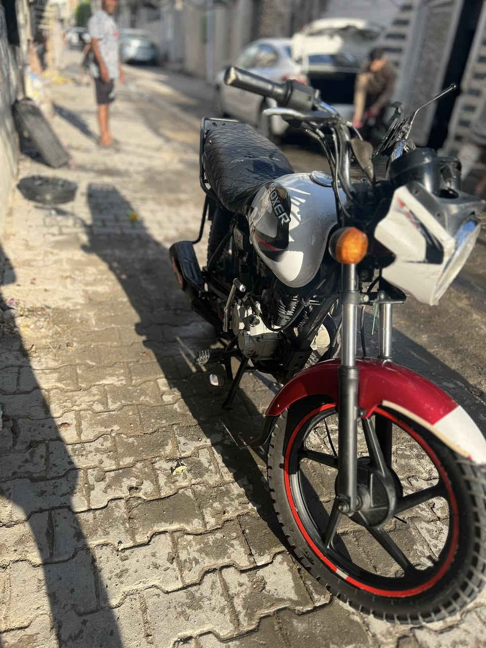 سلام وعليكم بوكسر اللبيع. مديل٢٢شغاله هندر سعر٨٠٠وبيها مجال ***********
