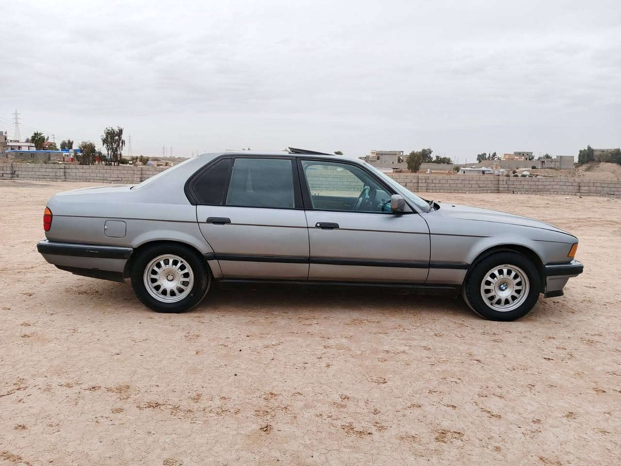 للبيع نقد بدون مراوس بي ام ٧٣٠ موديل ٩٢ نينوى مشروع وطني شرط التحويل صبغ جماليه بدون اي ضرر فول موصفات سياره برقي مابيها نقص مال جناي ترايك ٢٠٠ السعر ٥٧ وبيه مجال بصيط للشراي *********** خابر وتدلل مكاني الشركاط
