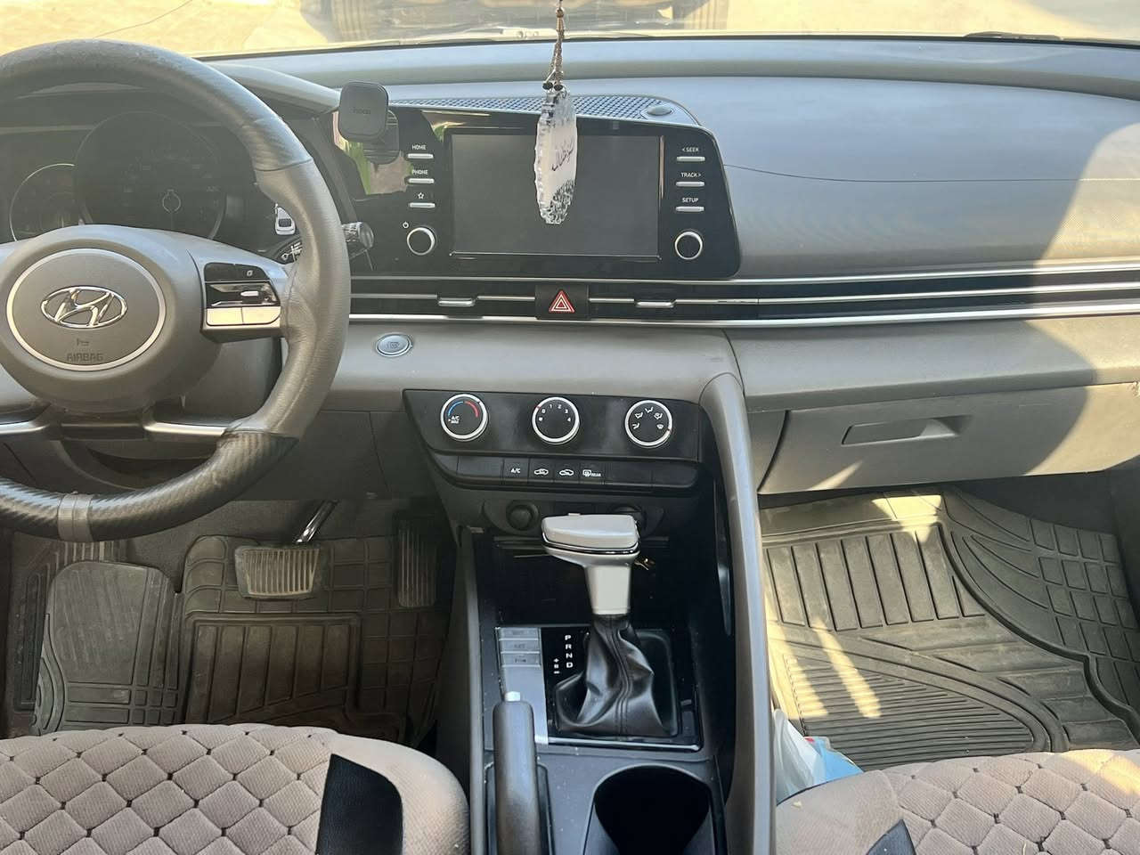 سياره النترا ٢٠٢١ نضيفه
ماشيه ٢٧ الف فقط 
خليجي سياره 
بصمه
فتحه
صندوك ذكي
مري شفط
حساسات
٣ وضعيات قياده 
سياره فقط بيه بارد بل باب لخافيه وملاحضات قلقله ع وضعه ما مصلحه 
سعره ١٦٩
مكاني بغداد
***********
