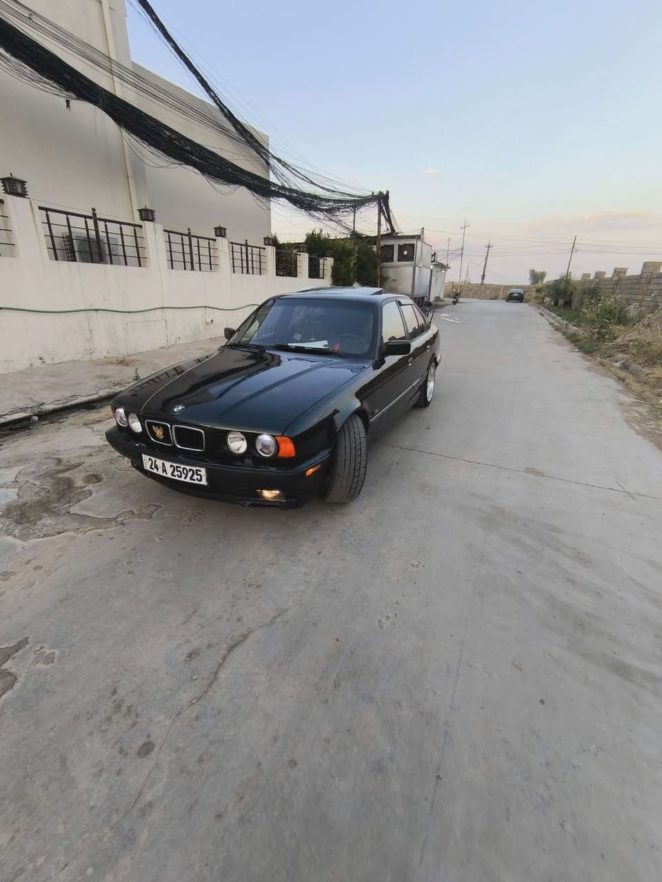 525i - 1991
- كير اوتو 
- محرك كبس
- جامات كهرب
- داخل مخمل صاج 
- دبل ايرباك 
- دبل جكمجه
- سلايت
- صدر امامي خلفي جديد
- تبريد ثلاجه منضومه جديده
- ويل M عليها 
- كهربائيات كلها شغاله
- هزه ورقم جديد 
- بجم عريض
- سستم صوت عليها  
-  لايت زنول 
- عليها ادامه كامله سيارة جاهزه

- ***********
