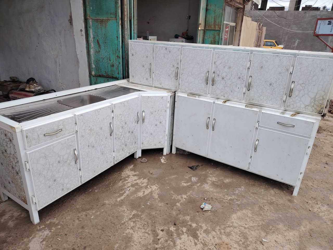 كونترات لبيع كلمن وسعره مكان حله ورديه خارج قرب مستشفى الكفيل وهذه رقمي *********** بيه وتساب ويرهمن مراوس وشتري جميع لكاونترات حتلو مكسر شعندك سبالت مكيفات عطلان مولدات شعندك خذ
