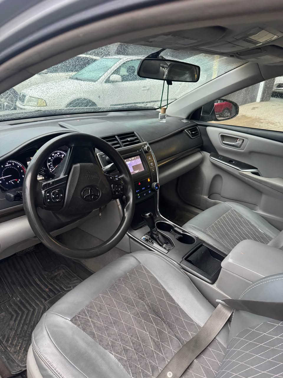 كامري موديل ٢٠١٦ 
سيارة قتعتين صبغ 
كير محرك كهربائيات كل بشرط تبريد بشرط سيارة بيها شوية حالوب و ٤ ورقة علية غرامة نزل سعر و سعر ١٢٤ ورقة مكان دهوك 
*********** دهوك, العراق
