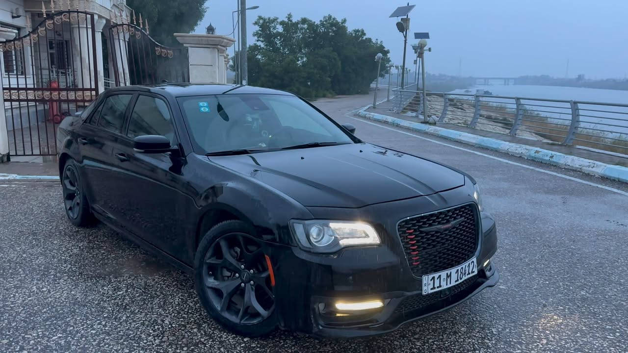 السلام عليكم

 Chrysler 300 S موديل 2022
لون أسود — رقم بغداد إنكليزي
ماشية 62 الف ميل 

المحرك:
🔥 5.7 HEMI
السعر: 258 وبيها مجال
المواصفات:
✅ فول الفول (فئة S)
✅ بانوراما
✅ رادار أمامي + رادار جانبي
✅ حساسات أمامية وخلفية
✅ كاميرا 360
✅ شاشة Apple CarPlay
✅ كشنات أمامية (تبريد + تدفئة)
✅ كشنات خلفية (تدفئة)
✅شاشة معربة 
✅بيها وضعيات SRT 
✅ ستيرن تدفئة
✅  كشنات خزن 
✅ هيتر مرايا 
✅ بردة خلفية
✅ سنوية وهزة جديدة
✅ باقي المواصفات معروفة لفئة S

مكينة + كير + شاصي على وضع الشركة

حادث بابين جهة الصدر مبدلات وكالة 
الجاملغ الخلفي بيه ضربة بسيطة ومصبوغ بدبي
بجم السيارة كبس
الايرباكات كلها سليمة، فقط البردة وراجع سستم
صور الحادث + السونار موجودات بالمنشور 

📍 موقع السيارة بـ النجف 
اذا عجبتك السيارة اتصل وتشلع عيوني 
واذا معجبتك فدوتك واسف ع الأطالة 
***********
