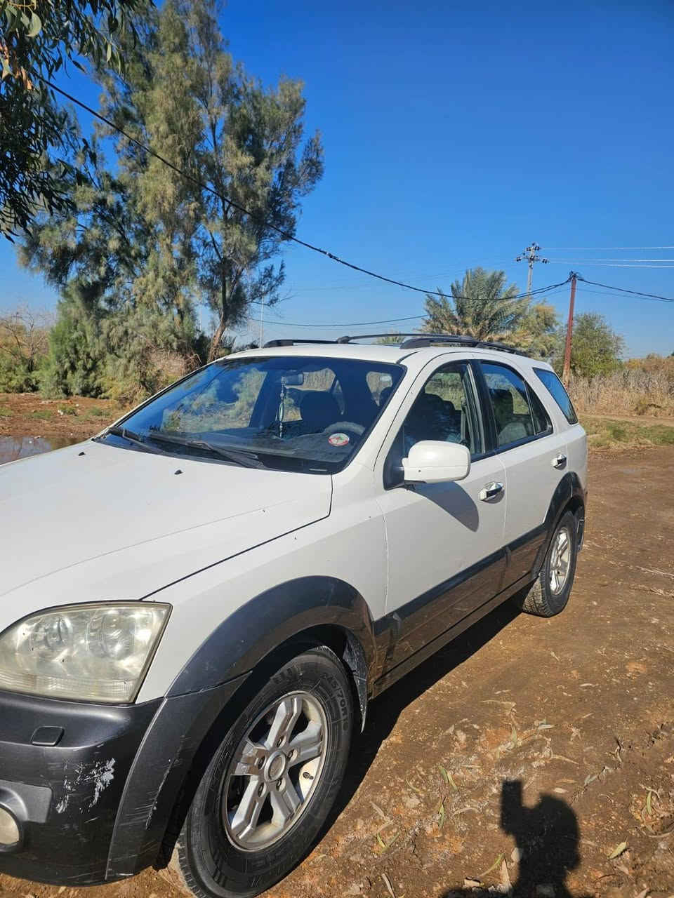 سورنتو 
2006
رقم سليمانيه سنويه ساقطه
مكينه بيها تبخير 
كشر مكفول بس شبر بابجاملغ الايمن وطرف البنيد
كير مكفول مالكها بالحله 
*********** بغداد, العراق
