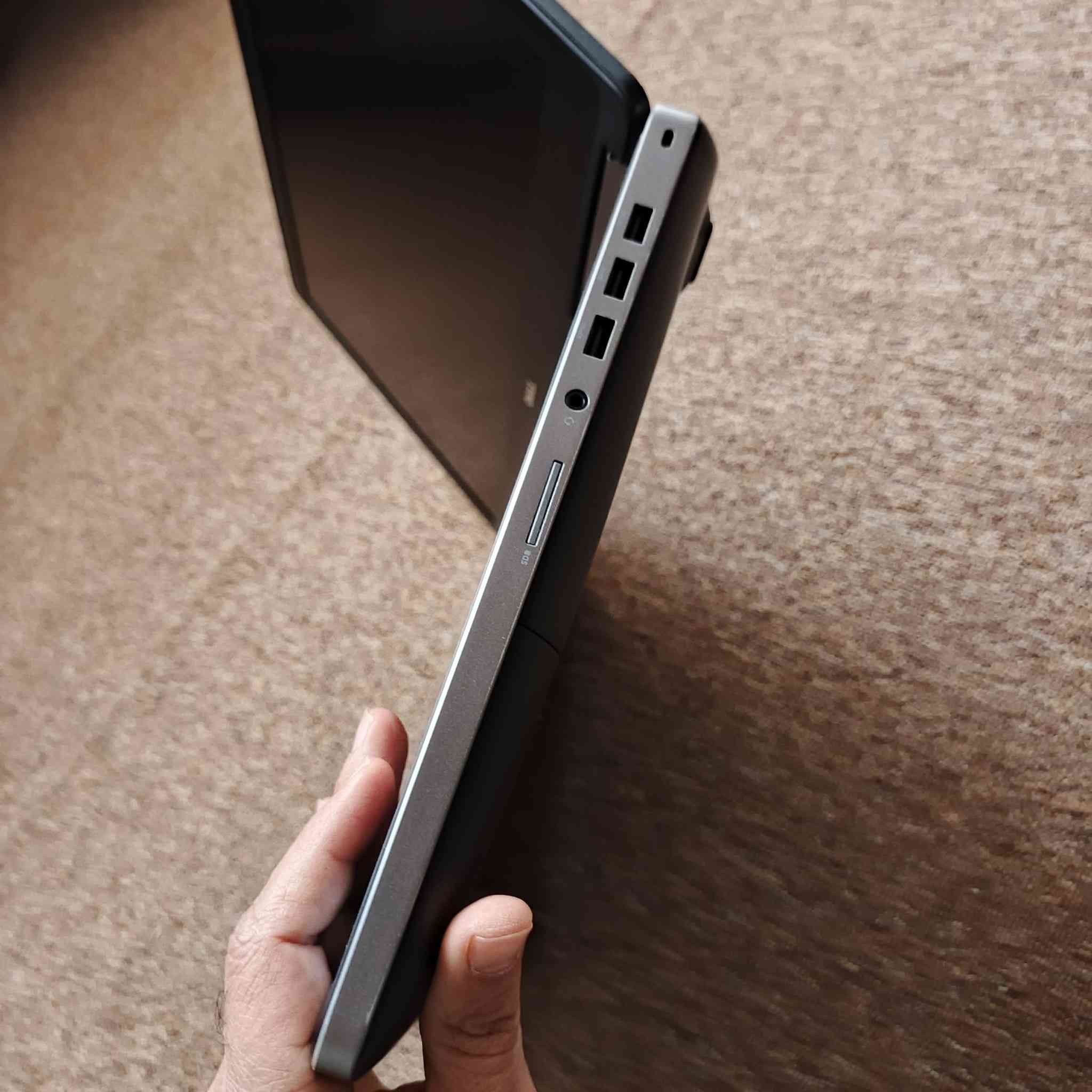 السلام عليكم
كرت خارجي 4 كيكا وشاشة 17.3 بXXX 🔥
لابتوب يجمع بين القوة والاناقه والسعر التنافسي ✨💫
DELL Precision 7710

المعالج : core i7 الجيل السادس فئة HQ - قوة وأداء ممتاز ومستقر 💪🏻 

كرت الشاشة الداخلي : 8 كيكا انتل
كرت الشاشه الخارجي : 4  كيكا -انفيديا  -اداء رسوميات خرافية 🌈

الرام: 16 كيكا DDR4 - سلاسة عالية 🏎
ويمكن اضافة. ثلاث رامات اخرى تصل الى سعة 64 gb

الهارد: 512 كيكا SSD قابل للتطوير 🗄
بالامكان اضافة ثلاث هاردات اخرى. .
الشاشة:حجم كبير 17.3 انش دقة خرافية FHD 🖥

الجهاز قابل للتطوير (رام-هارد) وكارت الشاشة الخارجي يمكن تطويره الى 8 gb⚙
كيبورد عربي انكليزي ✍
بطارية ممتازة 🔋
 اللابتوب يحتوي على كافة التطبيقات الأساسية ✨
تطبيقات الأوفيس مفعله ✨
شاحن 180 واط 
.......................
اللابتوب ممتاز جدا للموظفين والطلاب ومثالي للتصاميم والبرمجة باستخدام برنامج اوتو كاد وثري دي ماكس وغيرها وممتاز لمشاهدة الأفلام واليوتيوب بجودة عالية وسلاسة فوق الخيال وممتاز لعدد كبير من الألعاب مثل PUBG و Minecraft بسبب مواصفاته القوية 💪
.......................
السعر 425 الف  الف دينار  عراقي !🆕!
مكاني النجف حي النداء
للاستفسار: 0808280939


**إذا كنت صاحب هذا الإعلان وتريد حذفه لأي سبب، رجاءا أرسل رسالة إلى الدعم الفني**