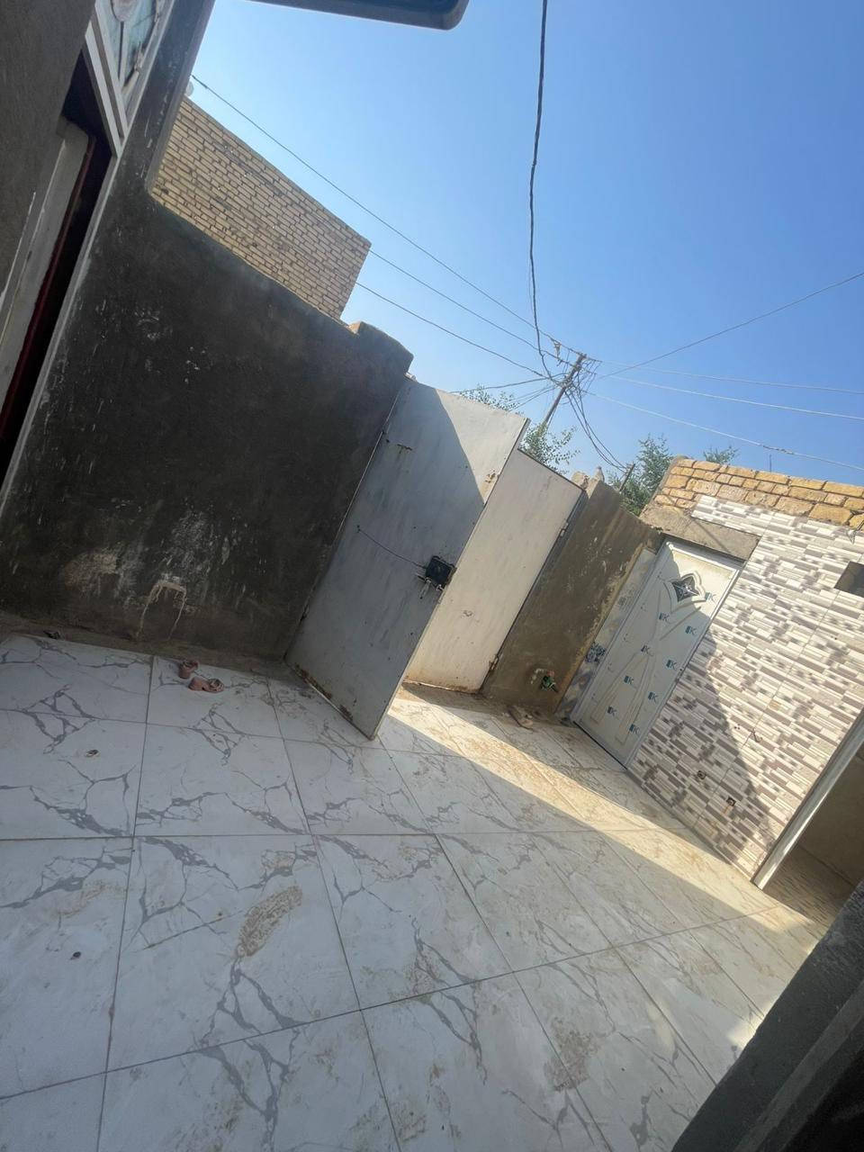 بيت بالسبل الاولى للبيع 100 متر مربع طارمه وصاله ومطبخ وصحيات خارجيه ومنور وطارمه ودوانيه خارجيه بناء طابوك اعكاده بيبان نجاره سعر 35 بي مجال قليل


**إذا كنت صاحب هذا الإعلان وتريد حذفه لأي سبب، رجاءا أرسل رسالة إلى الدعم الفني**