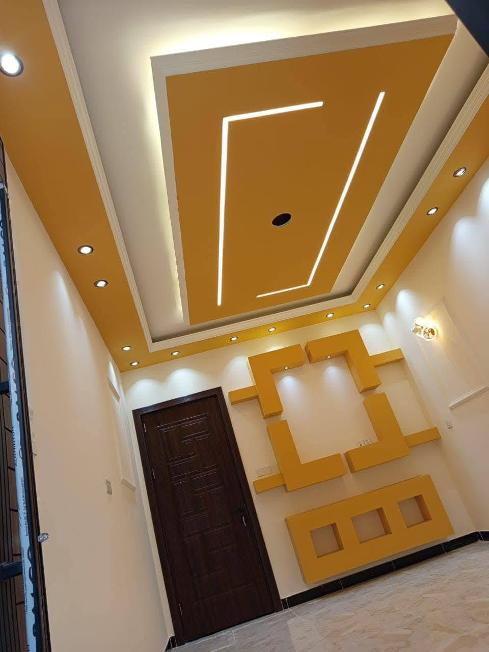 مكتب دار نجوم  للعقار🏠🏠
للبيع بيت زيرو في حي القاهرة قرب جسر البنوك مساحة ٨٠ متر✅
فوووول درجة اولى💯
يحتوي الطابق الأرضي على: 
طرمة + صالة + مطبخ كبير + خدمات + غرفة نوم 
والطابق الثاني يحتوي على : 
٣ غرف نوم + خدمات 
والثالث يحتوي على بيتونة + سطحين 
اقل شغلة بالبيت ضمان 10 سنوات 
مواصفات البناء 🔊🔊💯
١_واجهة مرمر ٢_ ارضية اسباني ٣_ جدران لوح درجة اولى 
٤_ منظومة كاميرات ٥_ منظومة انترنت ٦_شافطات ٧_ سخان ٨_المنور مسقف ٩_تاسيس غسالة دفن ١٠_ديكورات كل الغرف 
١١_ براكيتات انارة درجة اولى لكل الغرف ١٢_سبالت دفن 
📍عنوان المكتب حي القاهره دلفيه شارع افران زيتون مقابل الجمعيه

***********
