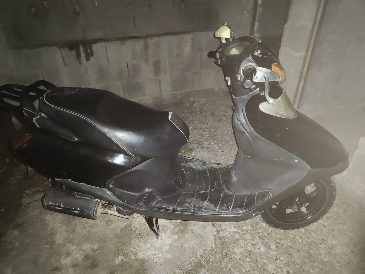 دراجه سبيسي ياباني مكينه مكفوله كفر تجاري الدراجه خير من الله وناعمه السعر 775 وبيه مجال قليل حك الجيه بالحقيقه احله من الصوره 
مكفوله من التبخير والتنقيص كهربائيات كله شغاله  المكان كوت الشيشان الخاص مفتوح او الاتصال ع الرقم ***********
