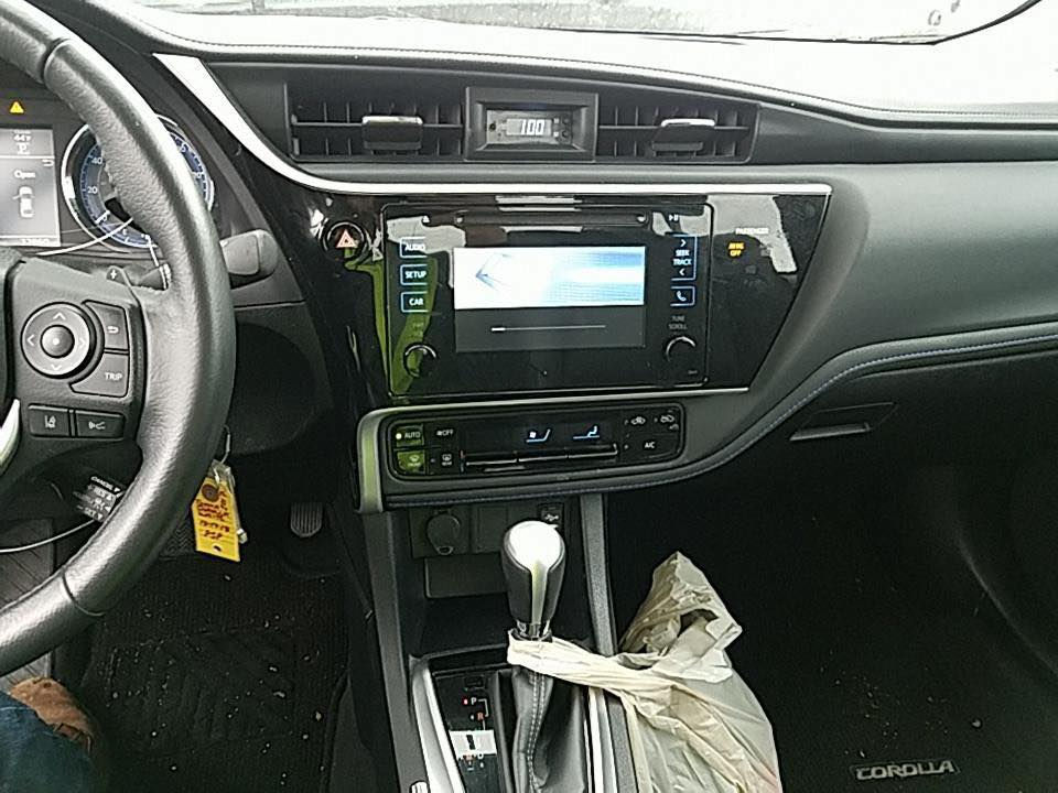 كورلا موديل 2017 جديده لوك.  حادث بنيد بس ابلادي شركه بس الباقي كفاله عامه اتريده هيه او غراضها تنباع او بدون غراض هم تنباع  خابره او تدلل مكان السياره حاه 
***********
