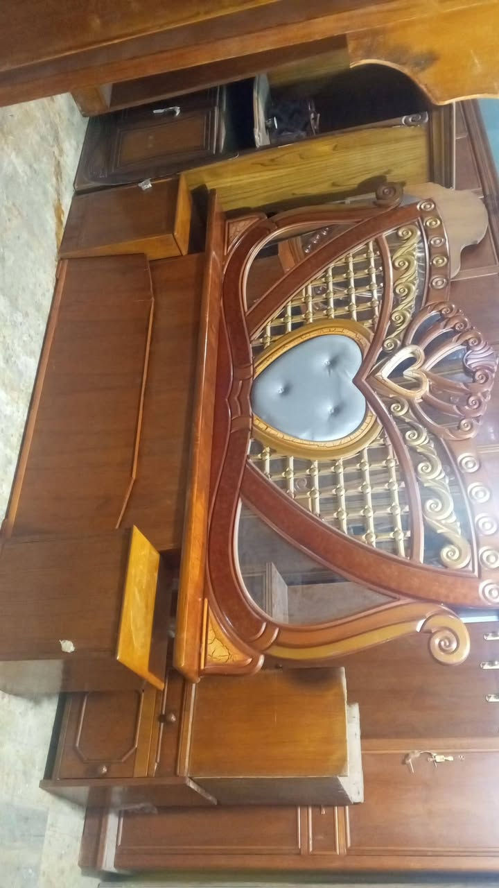 غرفه تزكام ام 6 قاطين داخل وخارج صاج ضهر جرجوبه
كوت حي جهاد زويرجات
***********
