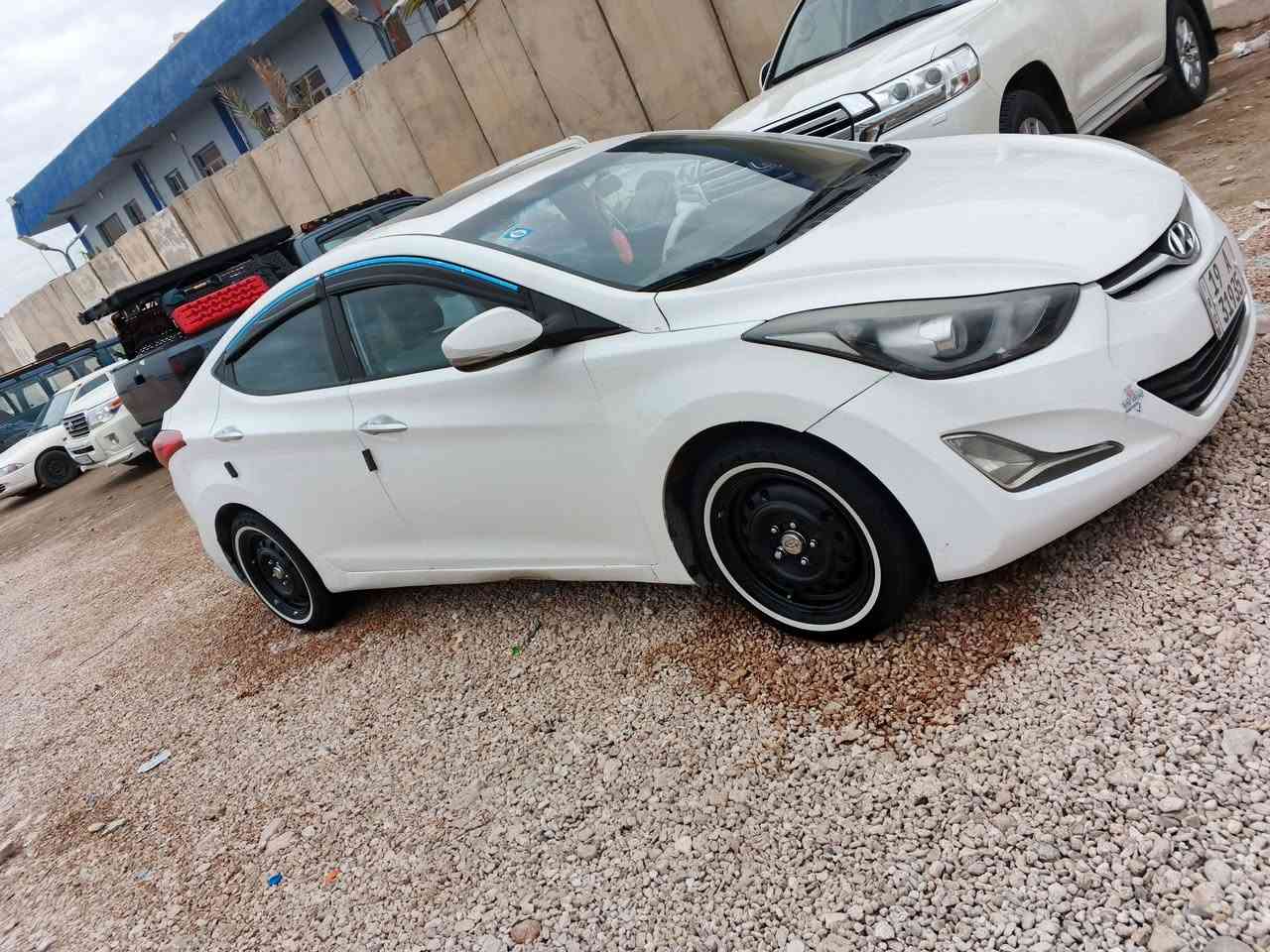 السلام عليكم النتر موديل 2015سياره جاهز رقمه كربلاء ابسمي محرك 2000 مكينه وكير وحداديه وكهرباته كله جديد وتخم تاير سياره بيه صبغ احزام مروس حسب القناعه السعر 108وبيه مجال توصل ***********
