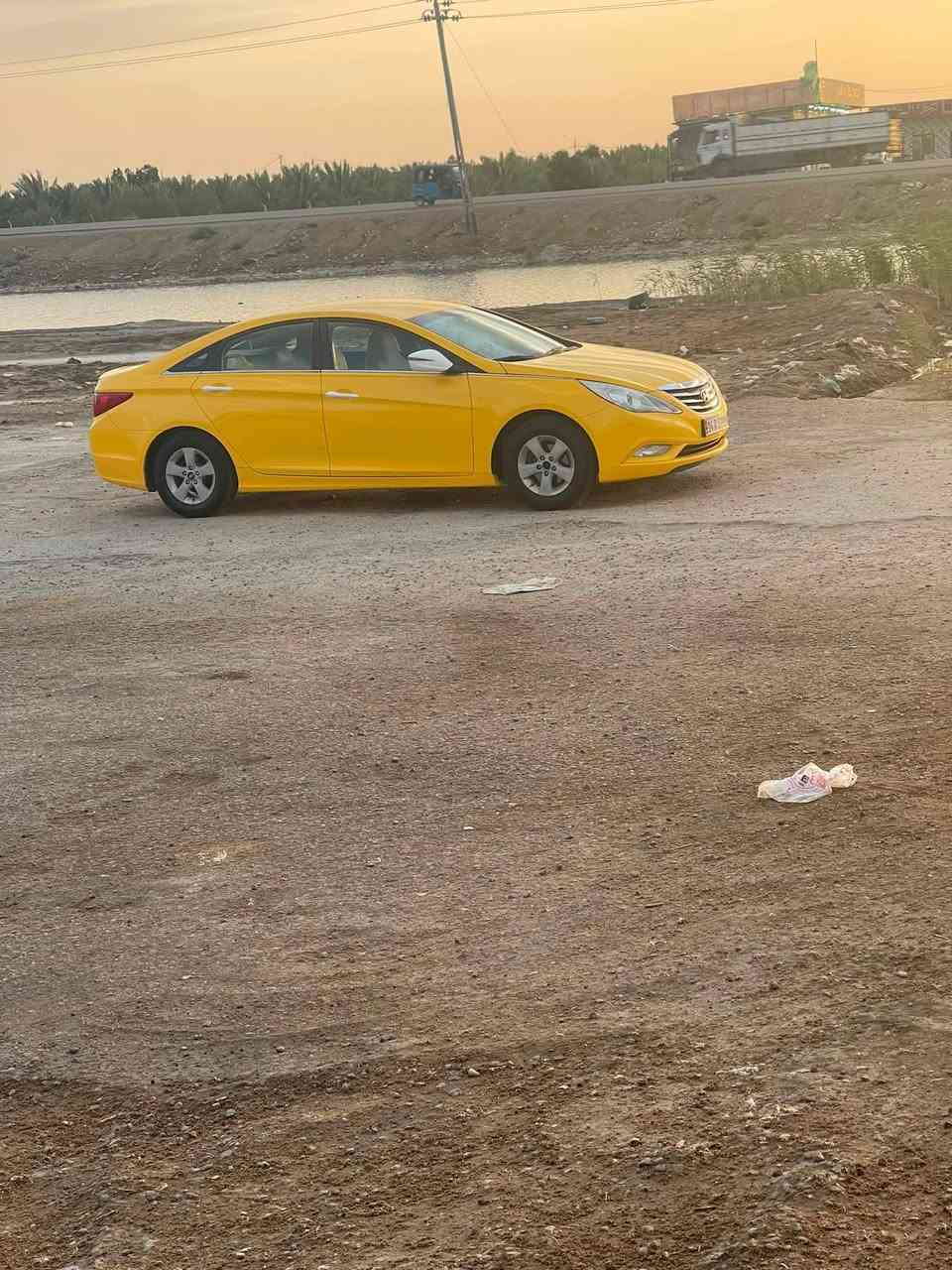 السلام عليكم
سوناتا ١٣ وارد كوري مبدل بيها بس بنيد 
سيارة حلوة وجاهزة 
محرك ألفين دوش 
تبريد قطعتين 
أشاير بألمري 
مري شفط 
تخم تاير 
باتري جديد 
سنوية ٢٠٣٠ بسمي 
رقم دولي 
سيارة جاهزة نقصها فقط خدادية خلفية 
ترايك وين ماتريد 
مراوس بخصوصي حسب القناعة 
الخاص مفتوح 
مكان السيارة ناصرية قضاء النصر او الشطرة

